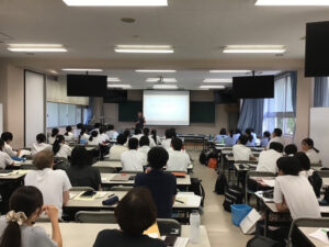 英語ディベートワークショップを開催！